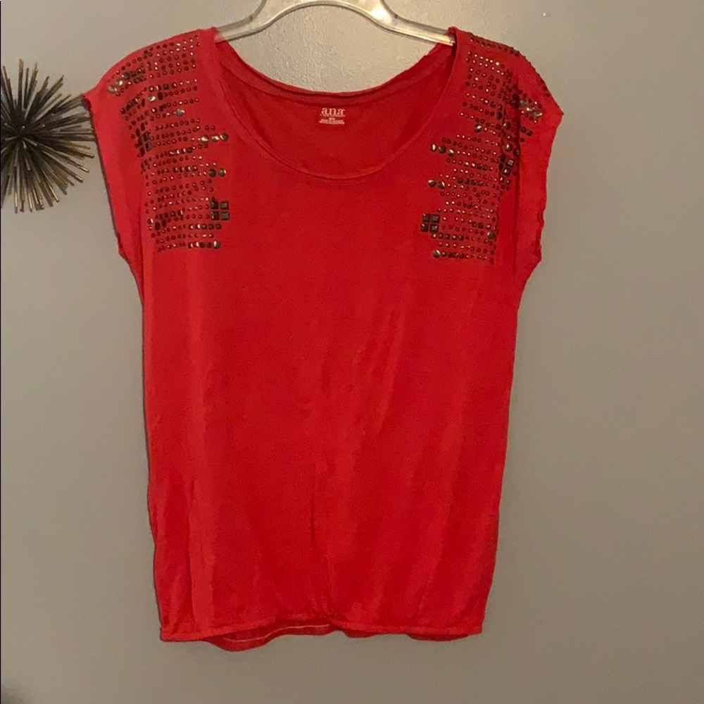 Coral studded tee, Size M